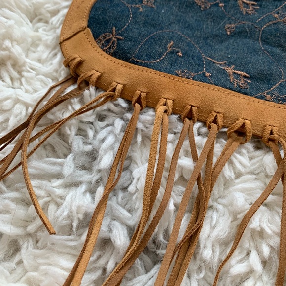 Vintage XOXO Crossbody Handbag Denim Fringe - Picture 4 of 8